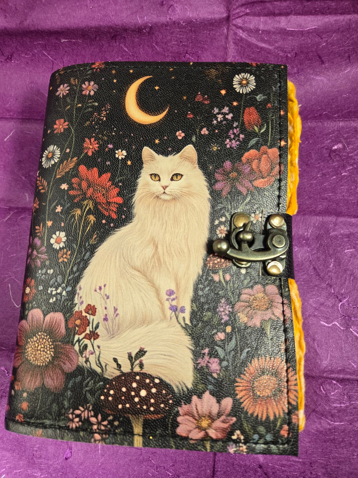 Handcrafted Leather Journal (7x5 120 Pages) White Cat beneath the Moonlight